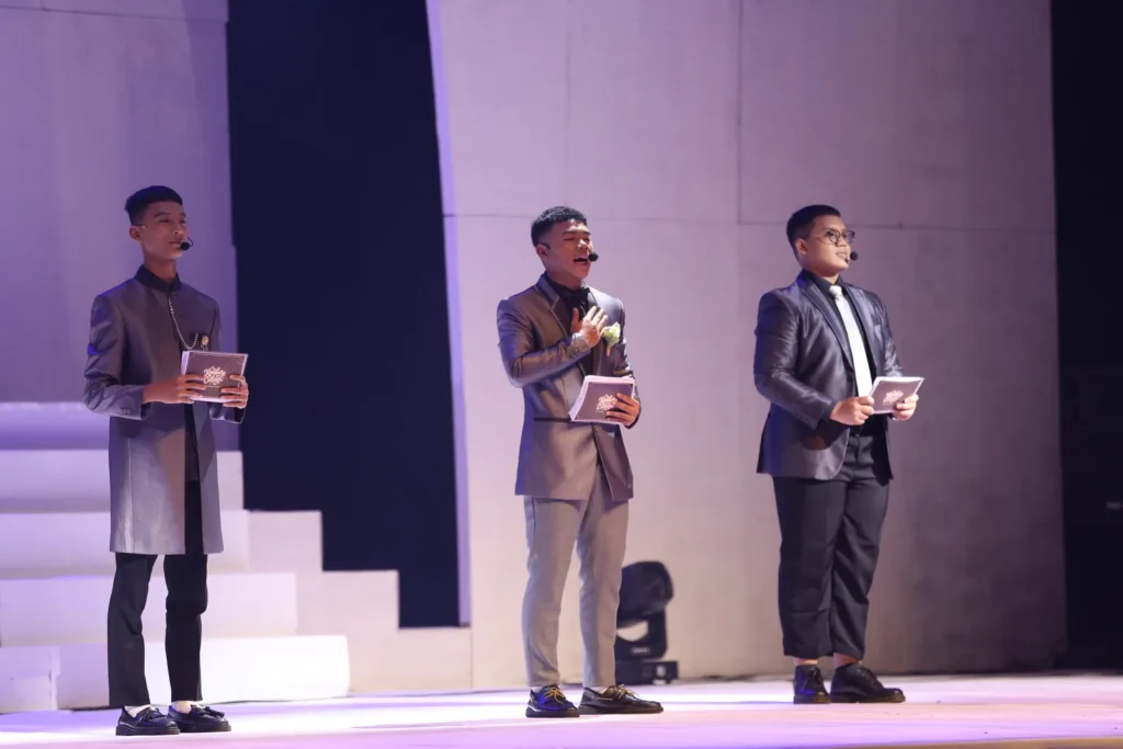 Tiga santri menjadi pembawa acara di DTS Festival